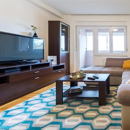 Appartement Oscar à Osijek Extérieur photo