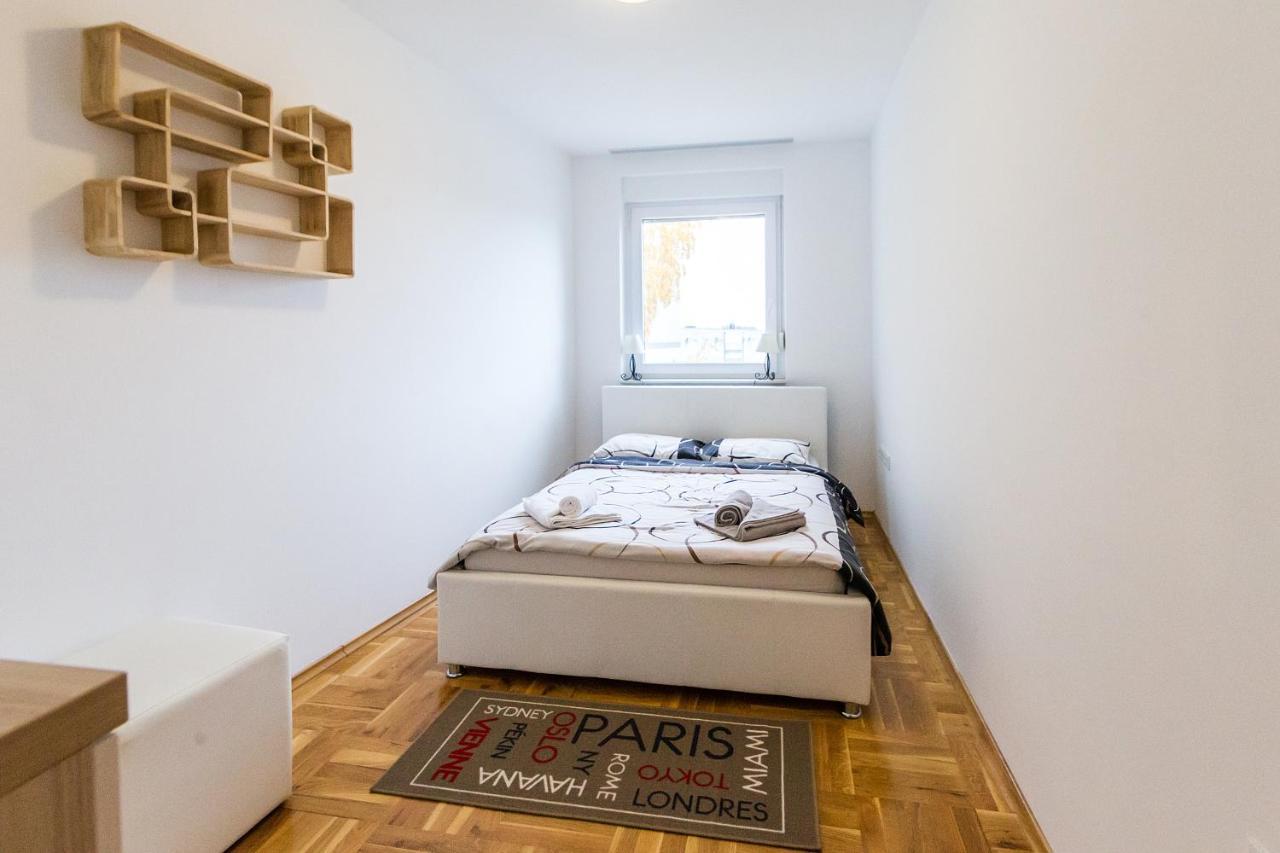 Appartement Oscar à Osijek Extérieur photo