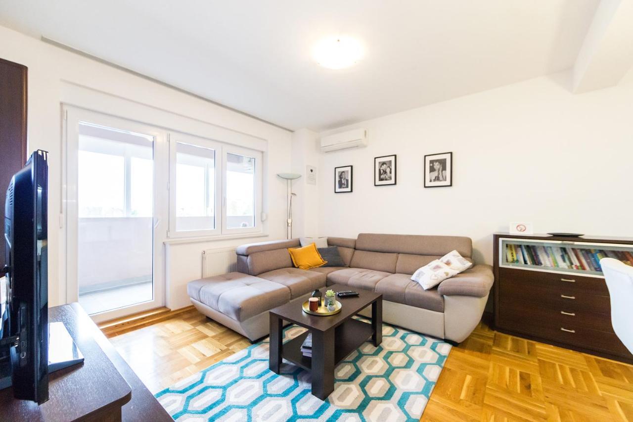 Appartement Oscar à Osijek Extérieur photo
